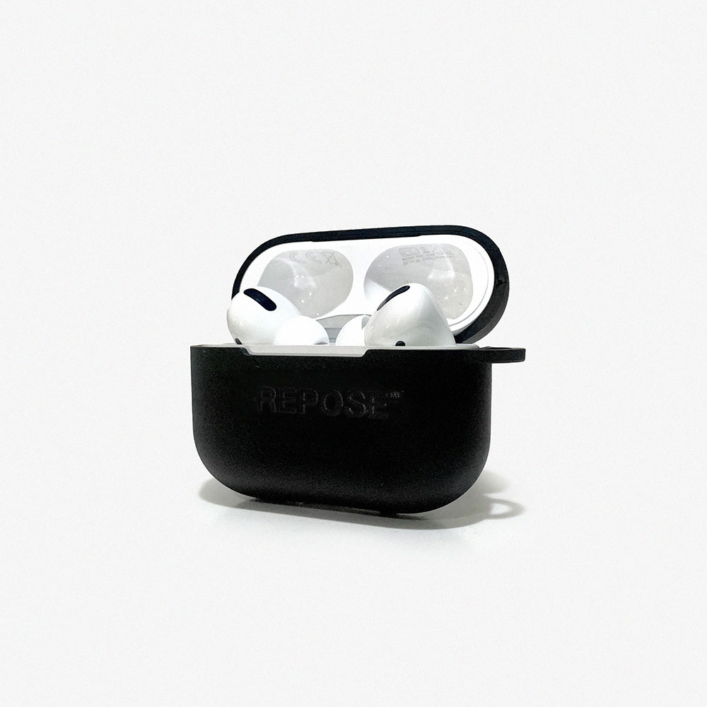 Minimalist AirPods Case in Matte Leather Brushed Finishing