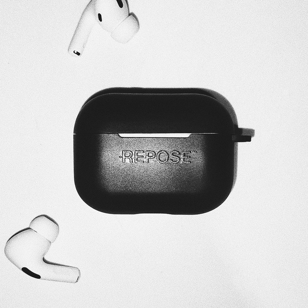 REPOSE Matte Black Airpods Pro Case