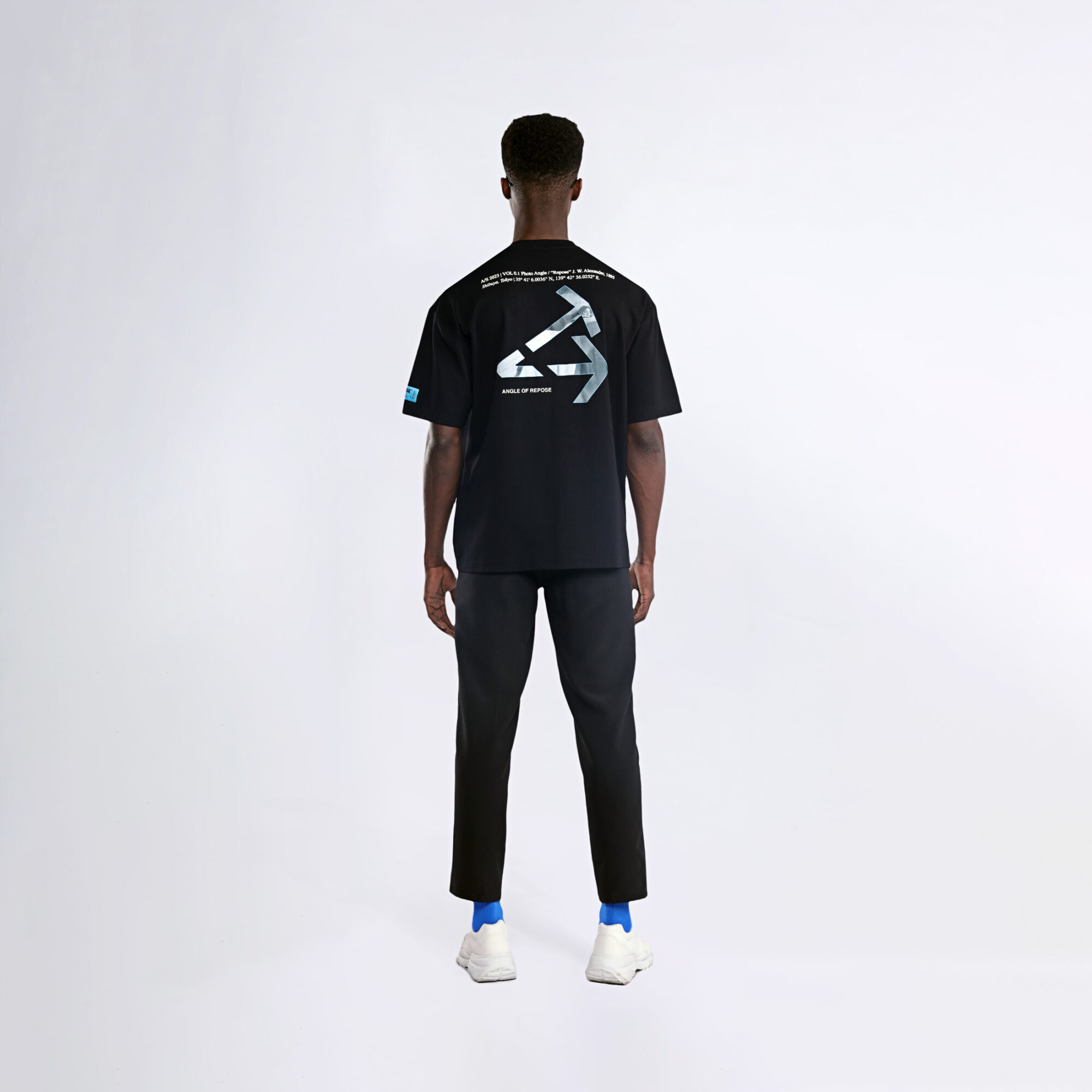 REPOSE Alexander Angle Tee