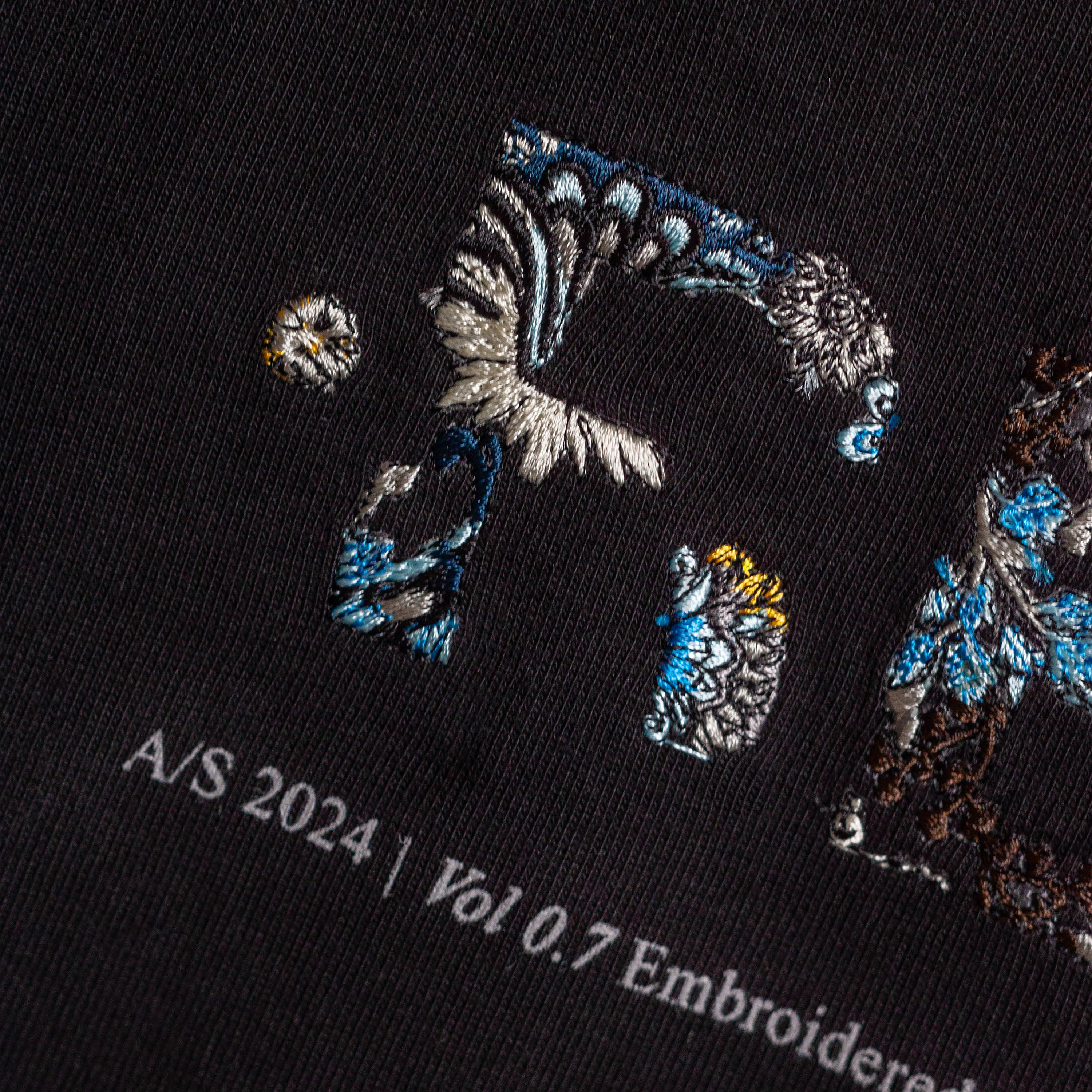 REPOSE Emb Floral Logo Tee